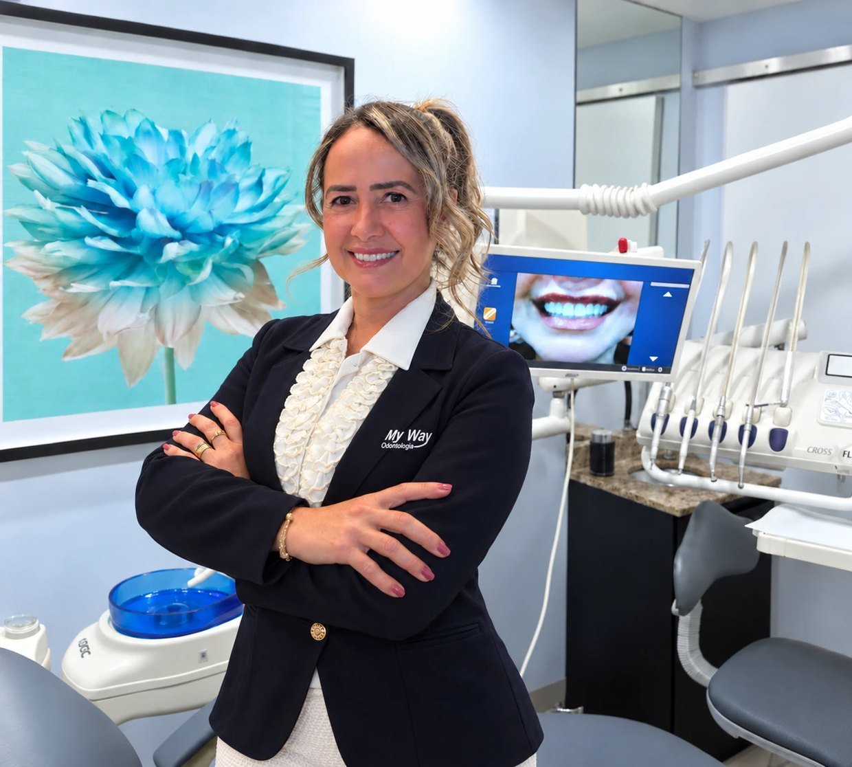 Dra. Cristiane Velasco, da Clínica My Way Odontologia, no consultório